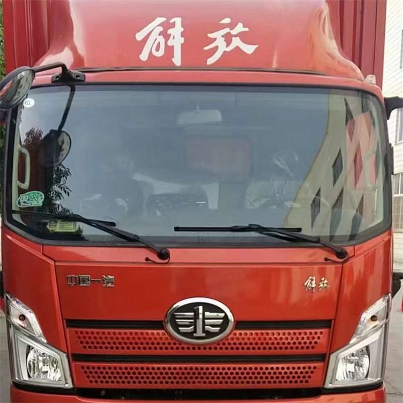 高坪区塔什库尔干县：物流专线的高效货运之旅