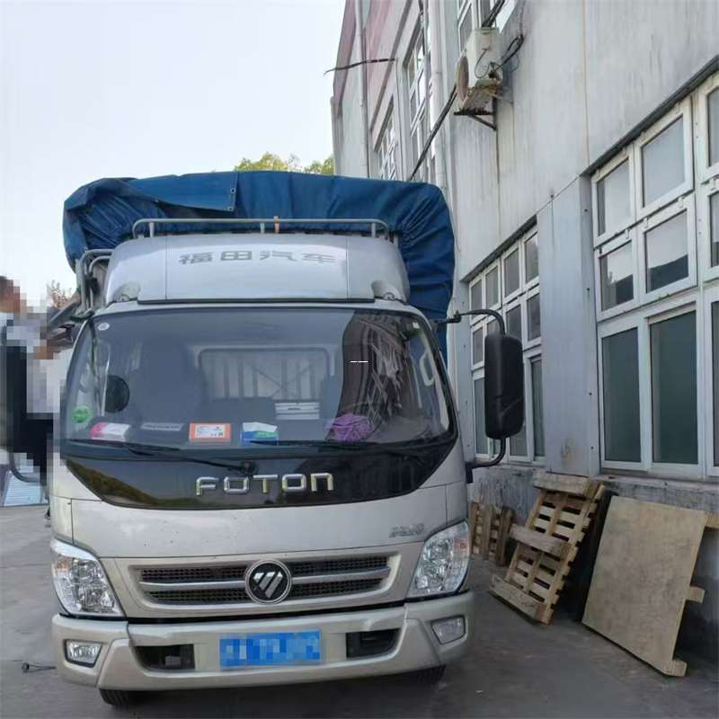 高坪区洛隆县进仓物流：专线直达的多元货运探索